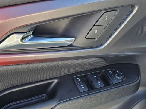 Used 2025 Chevrolet Equinox EV RS FWD image 30