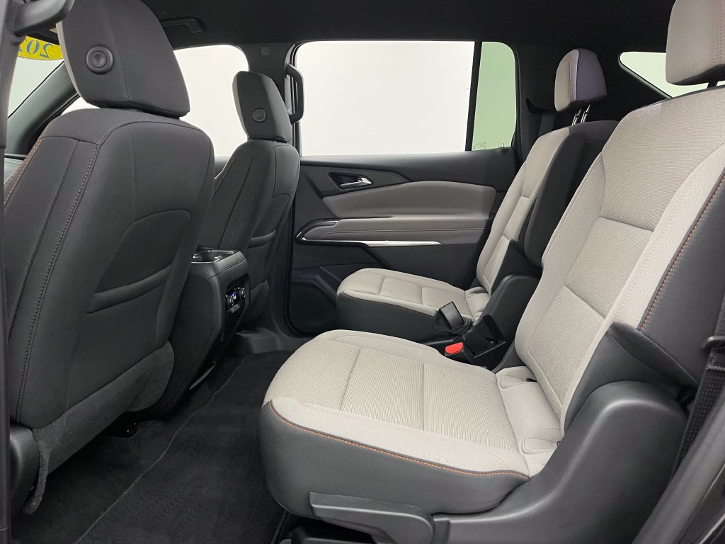 Used 2026 Chevrolet Traverse LT w/ Driver Confidence Package FWD image 43