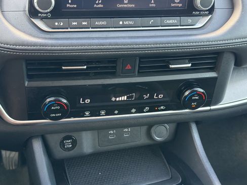 Used 2025 Nissan Rogue SV AWD/4WD image 20
