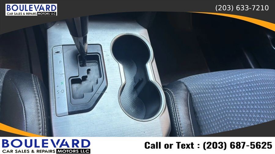 Used 2012 Toyota Camry SE FWD image 12
