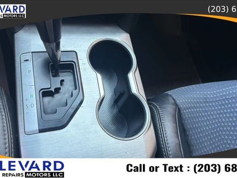 Used 2012 Toyota Camry SE FWD image 12