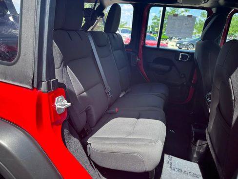 Used 2022 Jeep Wrangler Unlimited Sport AWD/4WD image 12