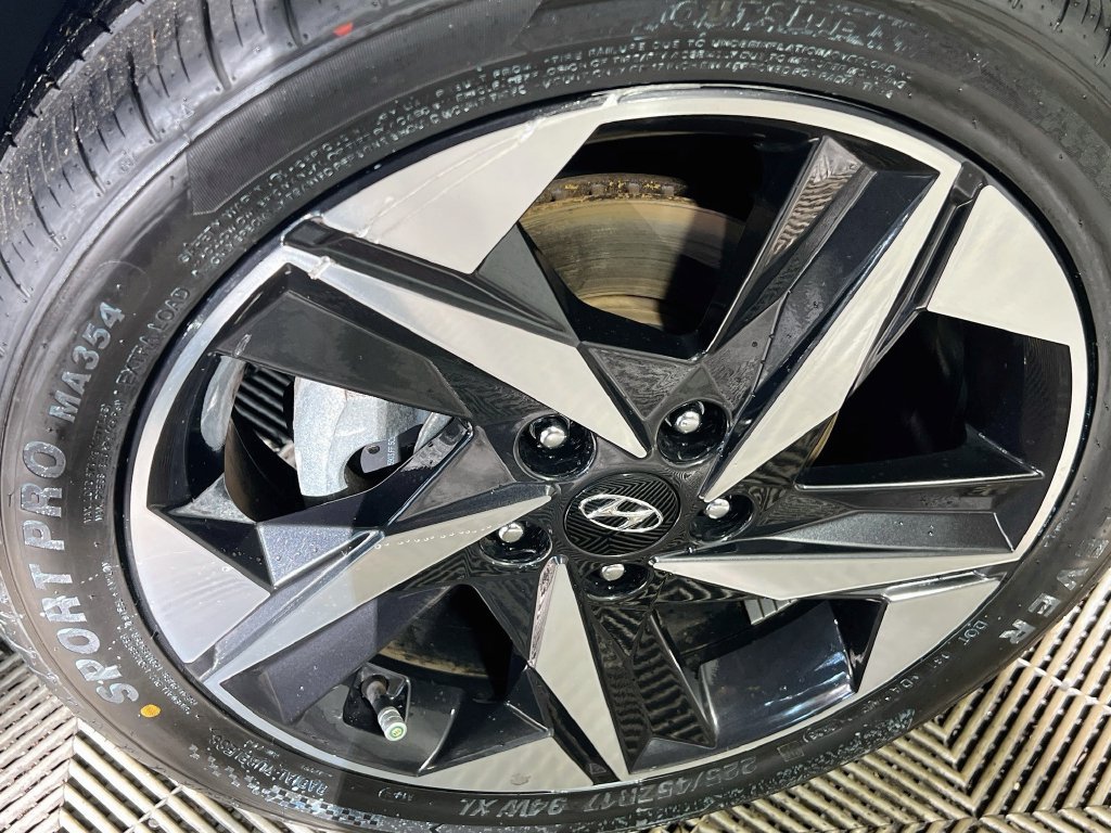 Used 2023 Hyundai Elantra SEL w/ Convenience Package FWD image 11