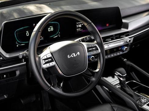 Used 2023 Kia Telluride S w/ S Sunroof Package image 4