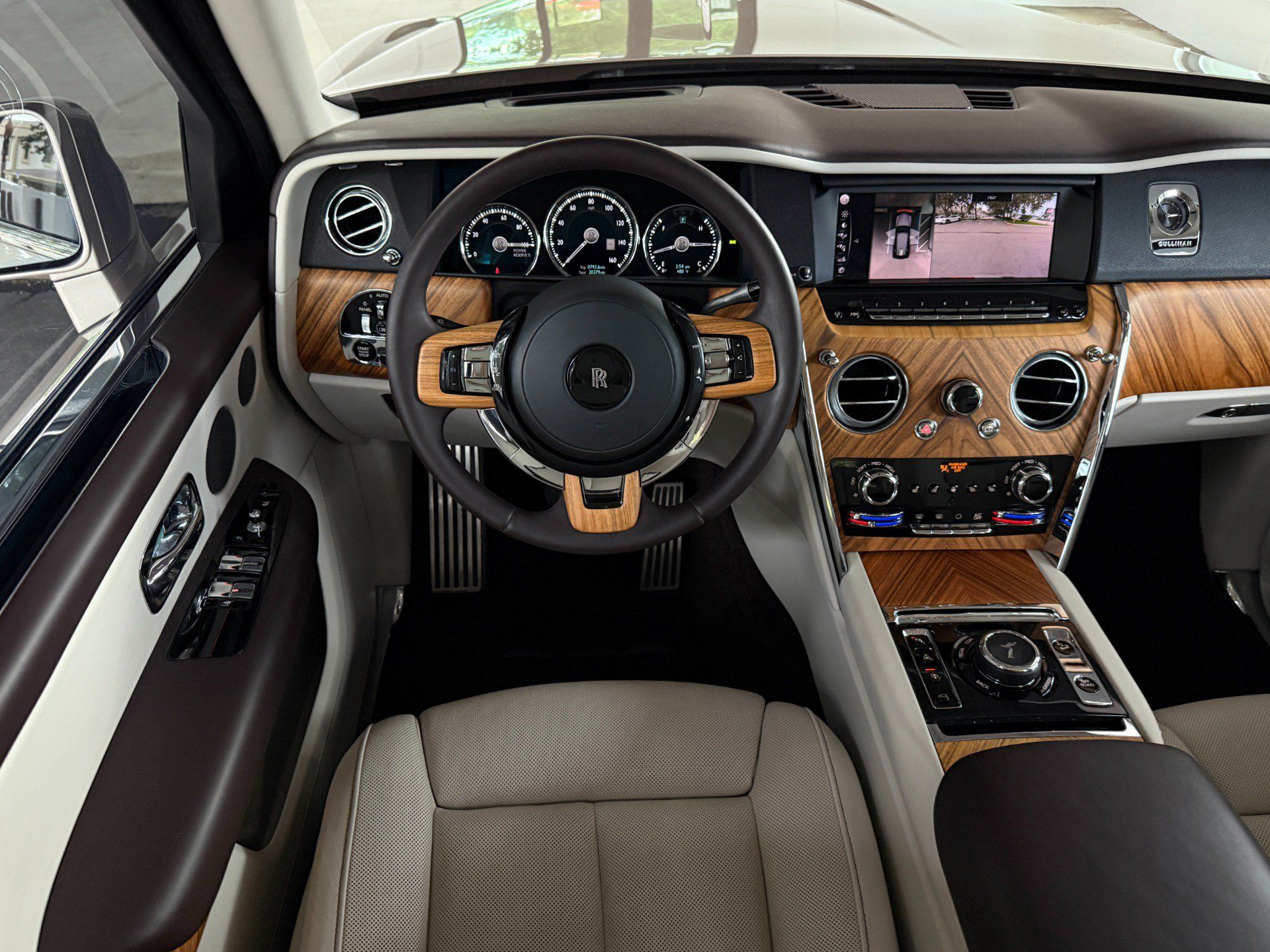 Used 2020 Rolls-Royce Cullinan AWD/4WD image 39