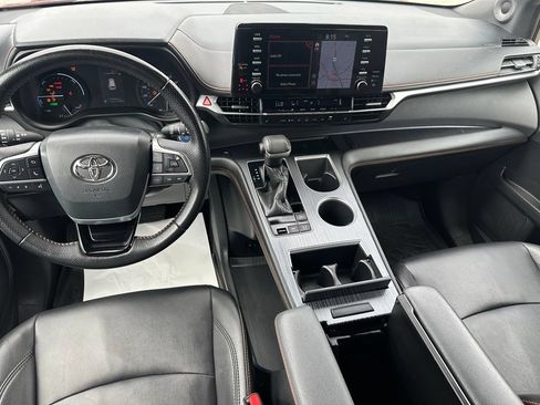 Used 2021 Toyota Sienna XSE w/ XSE Plus Package AWD/4WD image 31