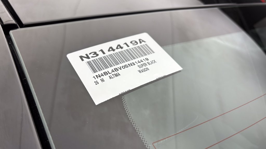 Used 2025 Nissan Altima 2.5 S FWD image 39