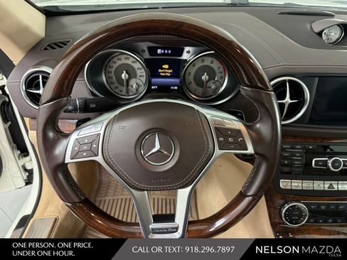 Used 2014 Mercedes-Benz SL 550 image 24