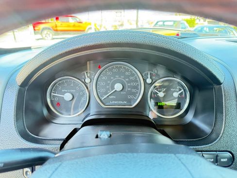 Used 2008 Lincoln Mark LT 2WD image 20