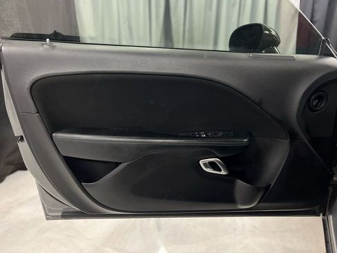 Used 2019 Dodge Challenger SXT image 29