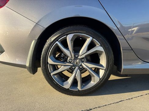 Used 2019 Honda Civic Touring image 26