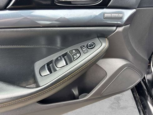 Certified 2023 Nissan Maxima SR w/ Sport Mat Group image 8