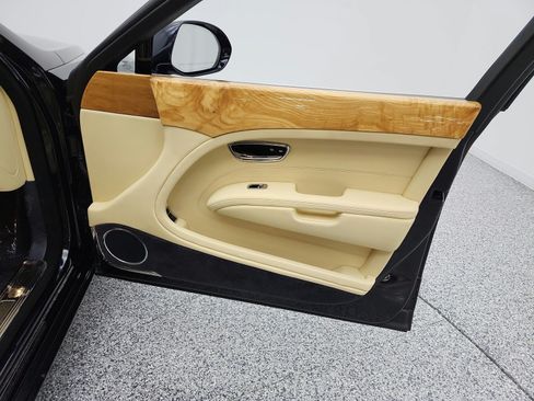 Used 2012 Bentley Mulsanne RWD image 20