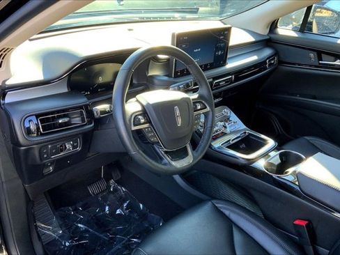 Used 2022 Lincoln Nautilus AWD w/ Premium Package image 12