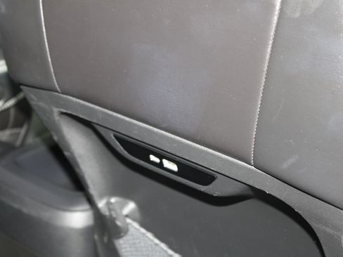 Used 2025 Chrysler Pacifica Select FWD image 21