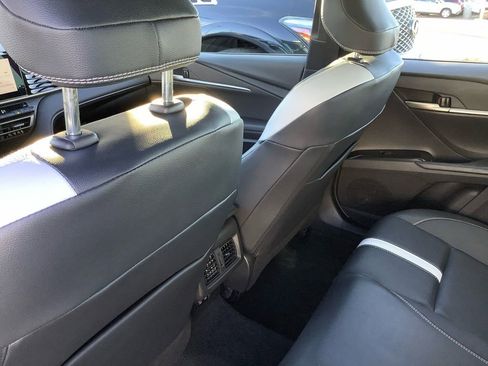Used 2025 Toyota Camry SE image 19