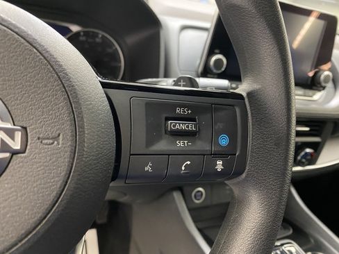 Used 2023 Nissan Rogue SV image 31