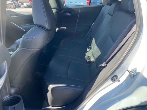 Used 2024 Toyota Corolla Cross XLE w/ Convenience Package image 8