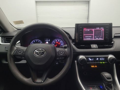 Used 2019 Toyota RAV4 LE FWD image 22