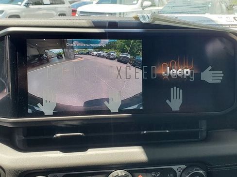 Certified 2025 Jeep Wrangler Rubicon image 30