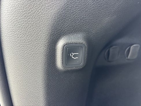 Used 2022 Jeep Cherokee Trailhawk w/ Sun, Sound & Nav Group image 16