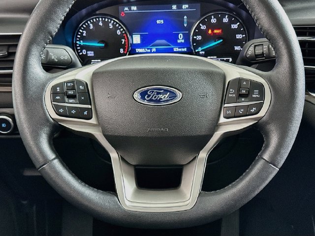 Used 2024 Ford Explorer Limited w/ Limited Technology Package RWD image 15