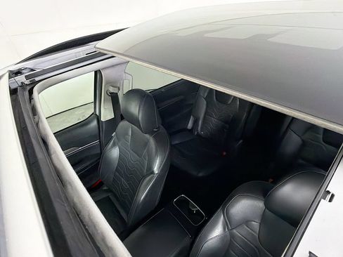 Used 2022 Kia Telluride SX w/ SX Prestige Package AWD/4WD image 17