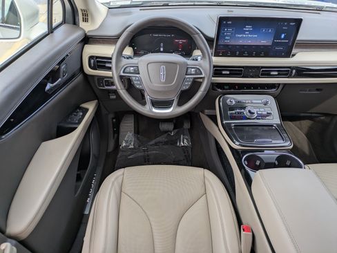 Used 2022 Lincoln Nautilus Reserve AWD/4WD image 15