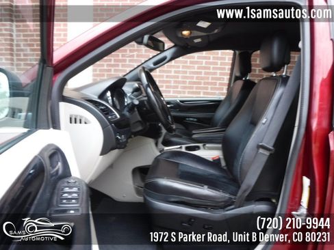 Used 2018 Dodge Grand Caravan SXT FWD image 11