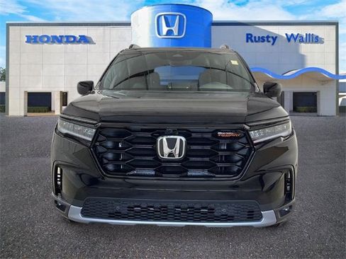 New 2025 Honda Pilot TrailSport image 8