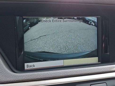 Used 2010 Mercedes-Benz E 350 4MATIC Sedan image 18
