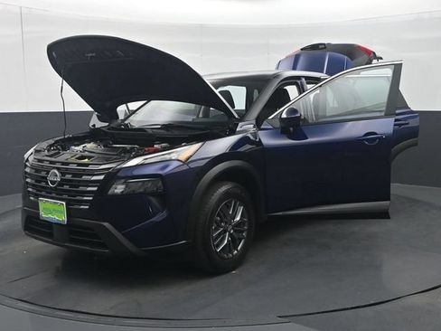Used 2026 Nissan Rogue SV FWD image 40