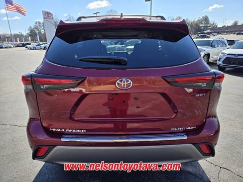 New 2026 Toyota Highlander Platinum image 5