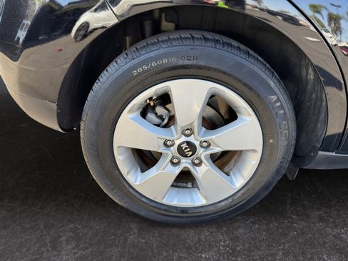 Used 2019 Kia Soul FWD image 14