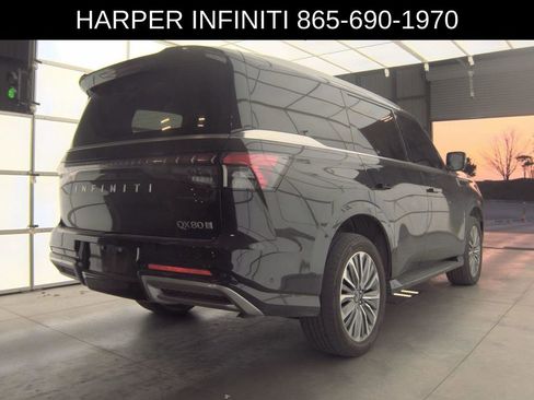 Used 2025 INFINITI QX80 Sensory image 3