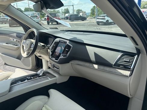 Certified 2024 Volvo XC90 T8 Ultimate w/ Protection Package Premier AWD/4WD image 32