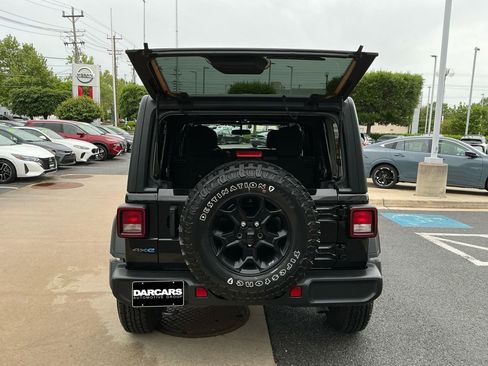 Used 2023 Jeep Wrangler Unlimited AWD/4WD image 31