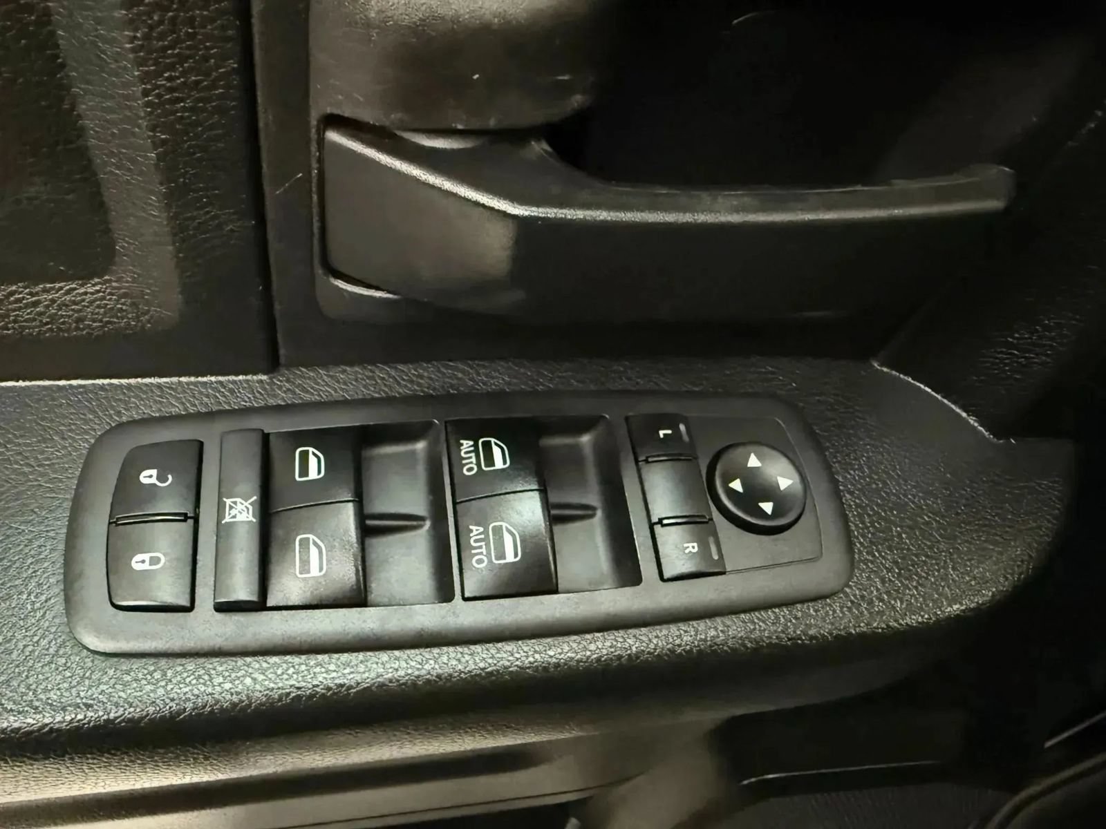 Used 2018 RAM 1500 Express w/ Express Value Package AWD/4WD image 23