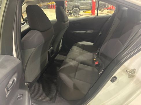 Used 2022 Toyota Corolla LE FWD image 44