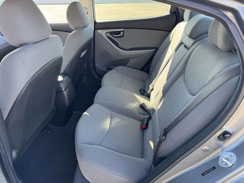 Used 2014 Hyundai Elantra SE image 19