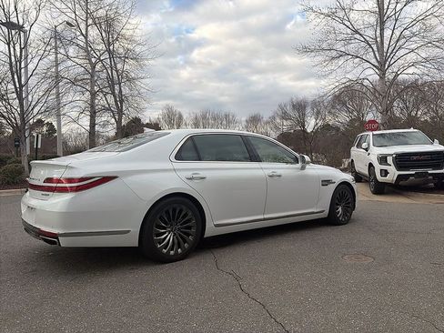 Used 2020 Genesis G90 3.3T Premium image 4