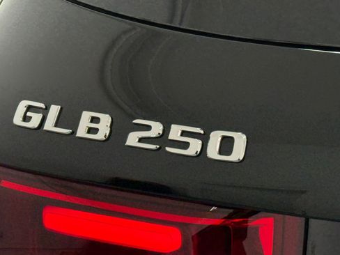 Used 2026 Mercedes-Benz GLB 250 image 21