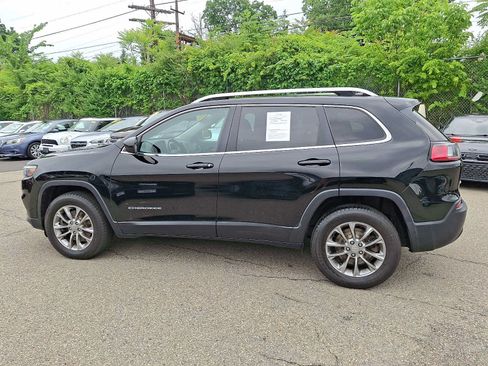 Used 2019 Jeep Cherokee Latitude Plus AWD/4WD image 4