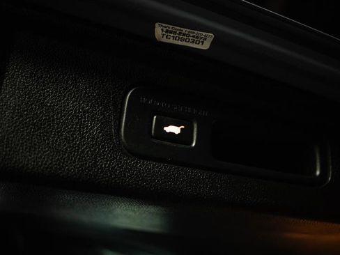 Used 2023 Honda Odyssey Elite image 8