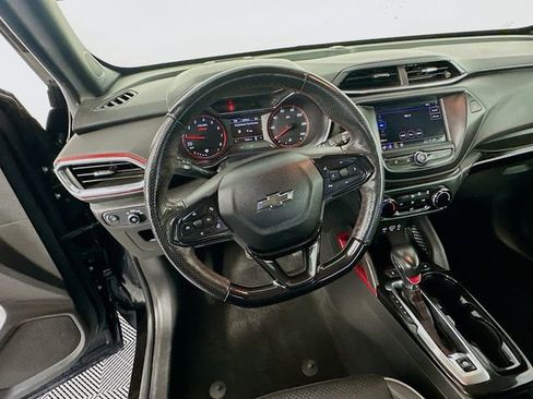 Used 2022 Chevrolet TrailBlazer RS FWD image 11