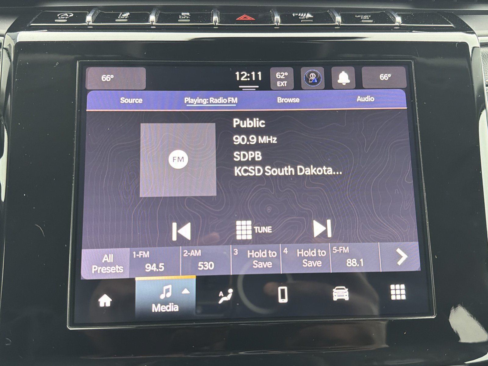 Used 2023 Jeep Grand Cherokee Laredo AWD/4WD image 22