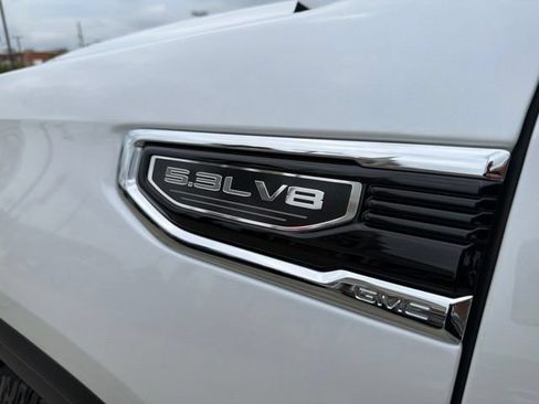 Used 2024 GMC Sierra 1500 SLT w/ SLT Premium Plus Package AWD/4WD image 9