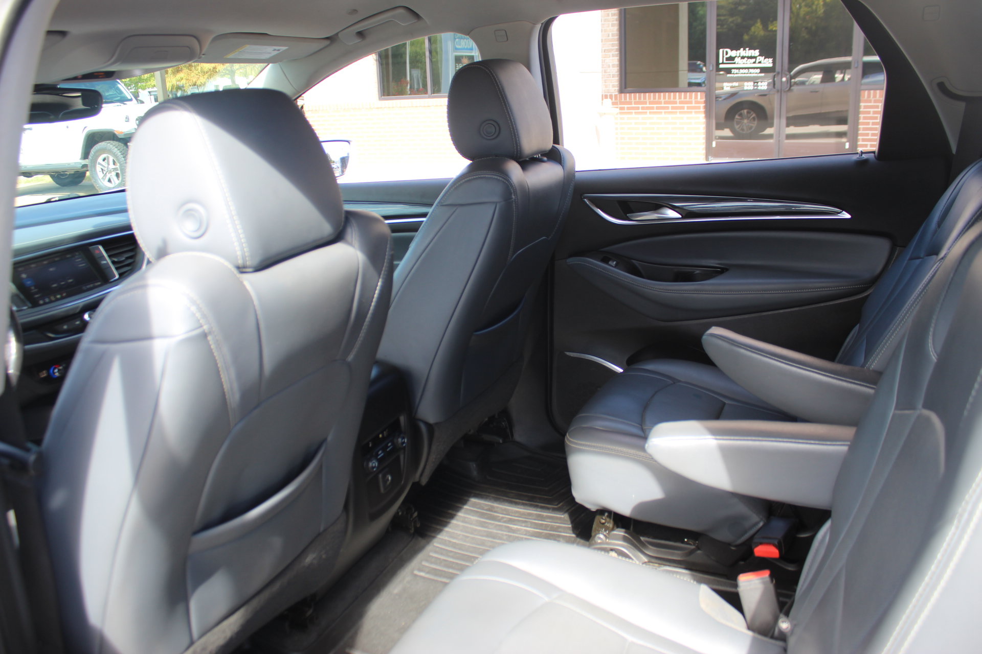 Used 2020 Buick Enclave Essence FWD image 26