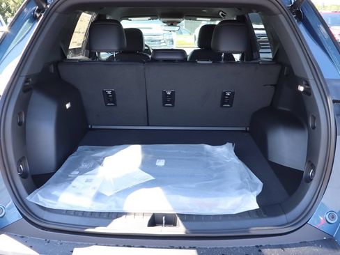 New 2027 Chevrolet Equinox LT w/ Convenience Package II FWD image 24