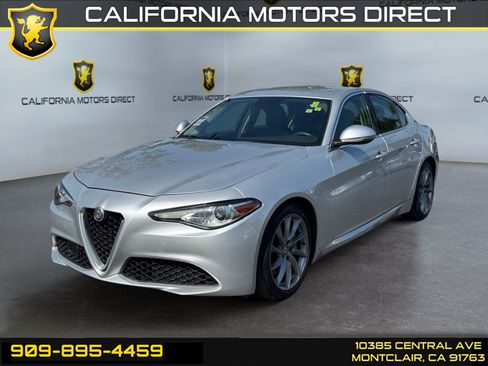 Used 2017 Alfa Romeo Giulia RWD image 1